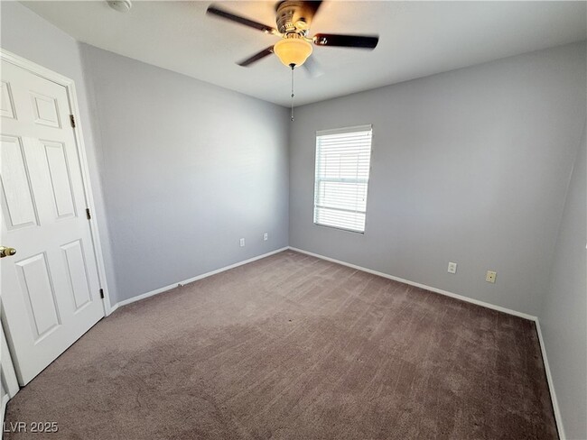 Building Photo - 5057 Shadow Valley St