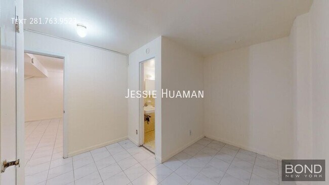 Building Photo - 286 W End Ave