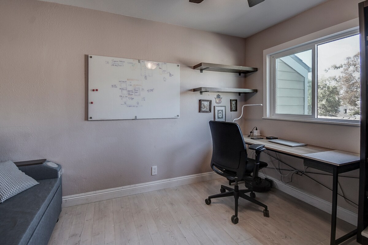 Building Photo - 11 Seamist Ct