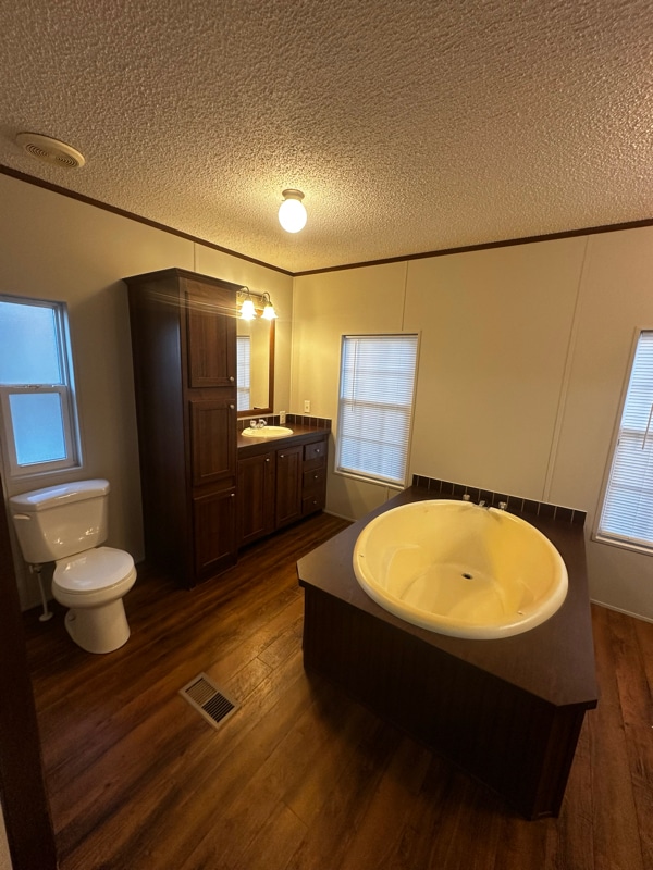 Building Photo - 9477 Lansdowne Rd