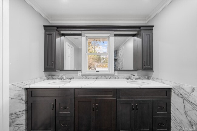Building Photo - 257 Southlawn Ave