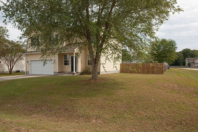 Building Photo - 106 Briar Hollow Dr