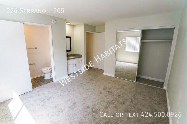 Building Photo - 226 Serrano-205