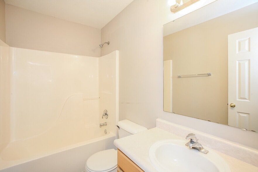 Building Photo - 5531 Fair Ridge Pl