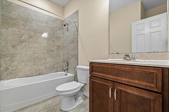 Building Photo - 2018 Royal Vista Ct