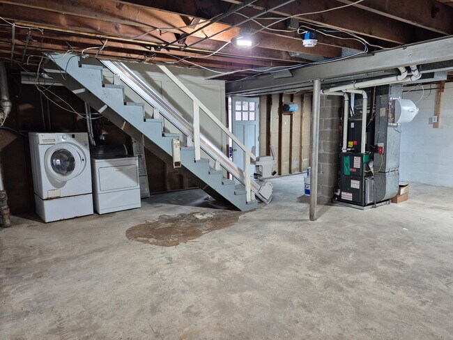 Building Photo - 2820 Illinois Ave