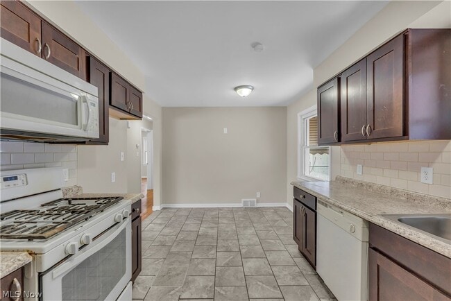 Building Photo - 23760 Puritan Ave