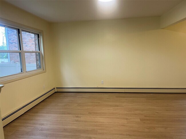 Building Photo - 7 Star Ln