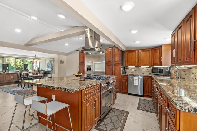 Building Photo - 70801 Fairway Dr
