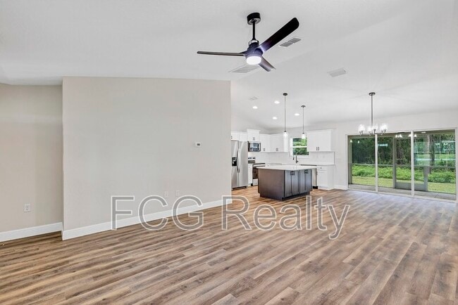 Building Photo - 6551 Hemlock Rd