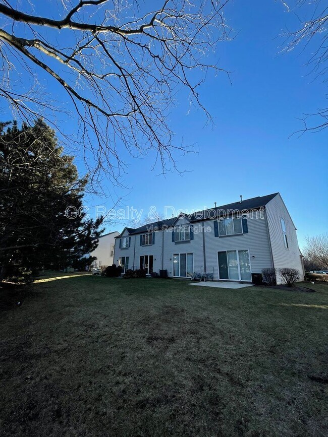 Building Photo - 2525 Arcadia Cir
