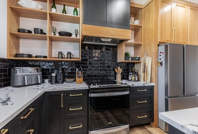 Building Photo - Karin's Kottage-New 2 Bedroom/2 Bath Furnished or Unfurnished Oasis for Lease