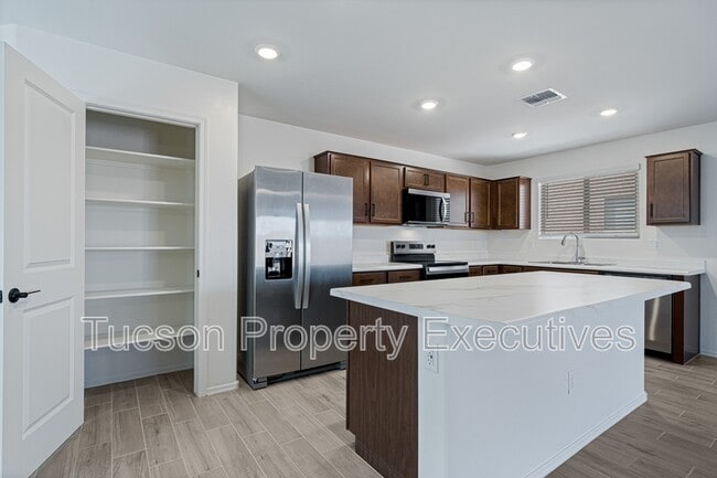 Building Photo - 10657 S Astraia Dr