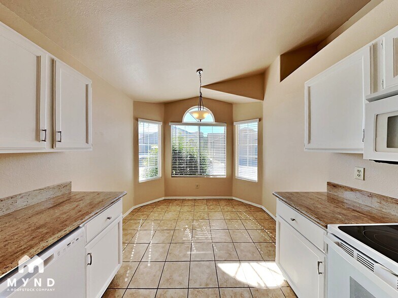 Building Photo - 3018 W Laquila Aerie