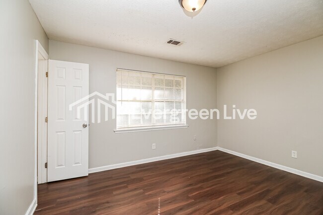 Building Photo - 45 Belmont Park Ln