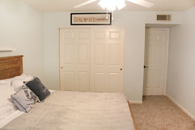 Building Photo - Mesa Gem with Pool for Rent!