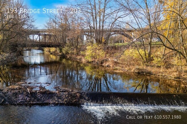 Building Photo - 193 Bridge St