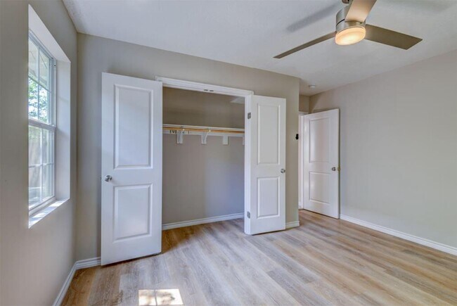 Building Photo - 5647 Belarbor St