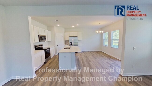 Building Photo - 1095 Hanson Dr