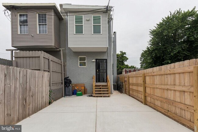 Building Photo - 807 N 42nd St
