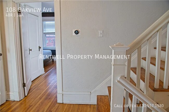 Building Photo - 108 Oakview Ave