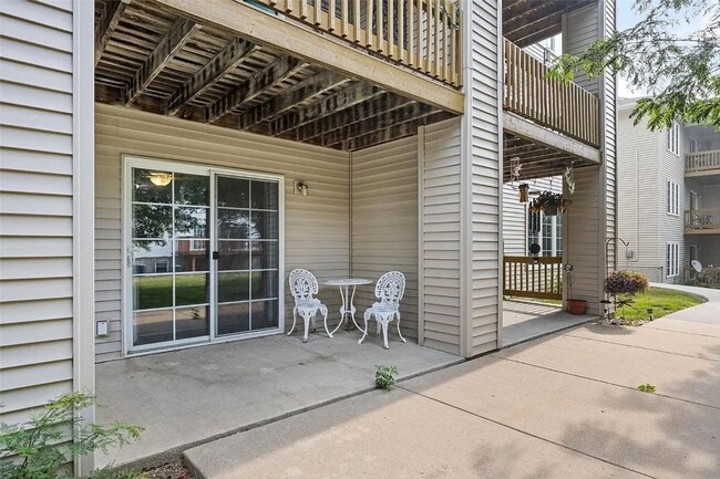 Building Photo - 2 Bed 2 Bath Condo for Rent in Marion!