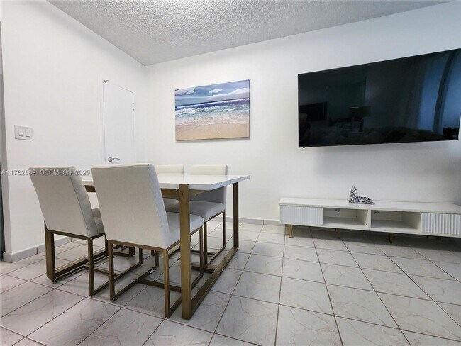 Building Photo - 3505 S Ocean Dr