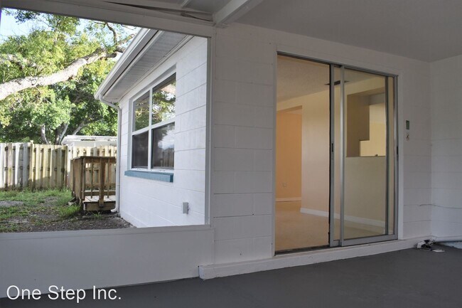 Building Photo - 2 br, 1.5 bath House - 10930 Norwood Av