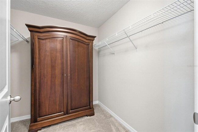 Building Photo - 8 Creek Ct