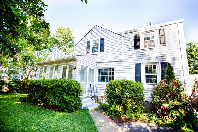 Building Photo - 2901 Cherry St