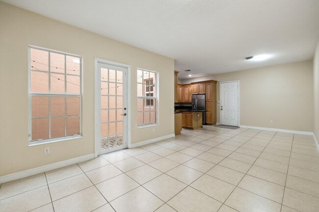 Building Photo - 810 NW 83rd Ln
