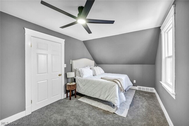 Building Photo - 2986 E 59th St