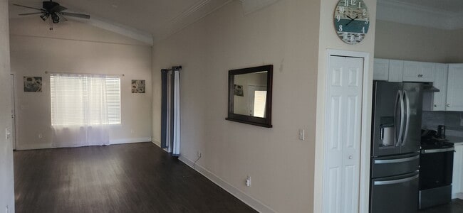 Building Photo - 6107 W 1st Manor