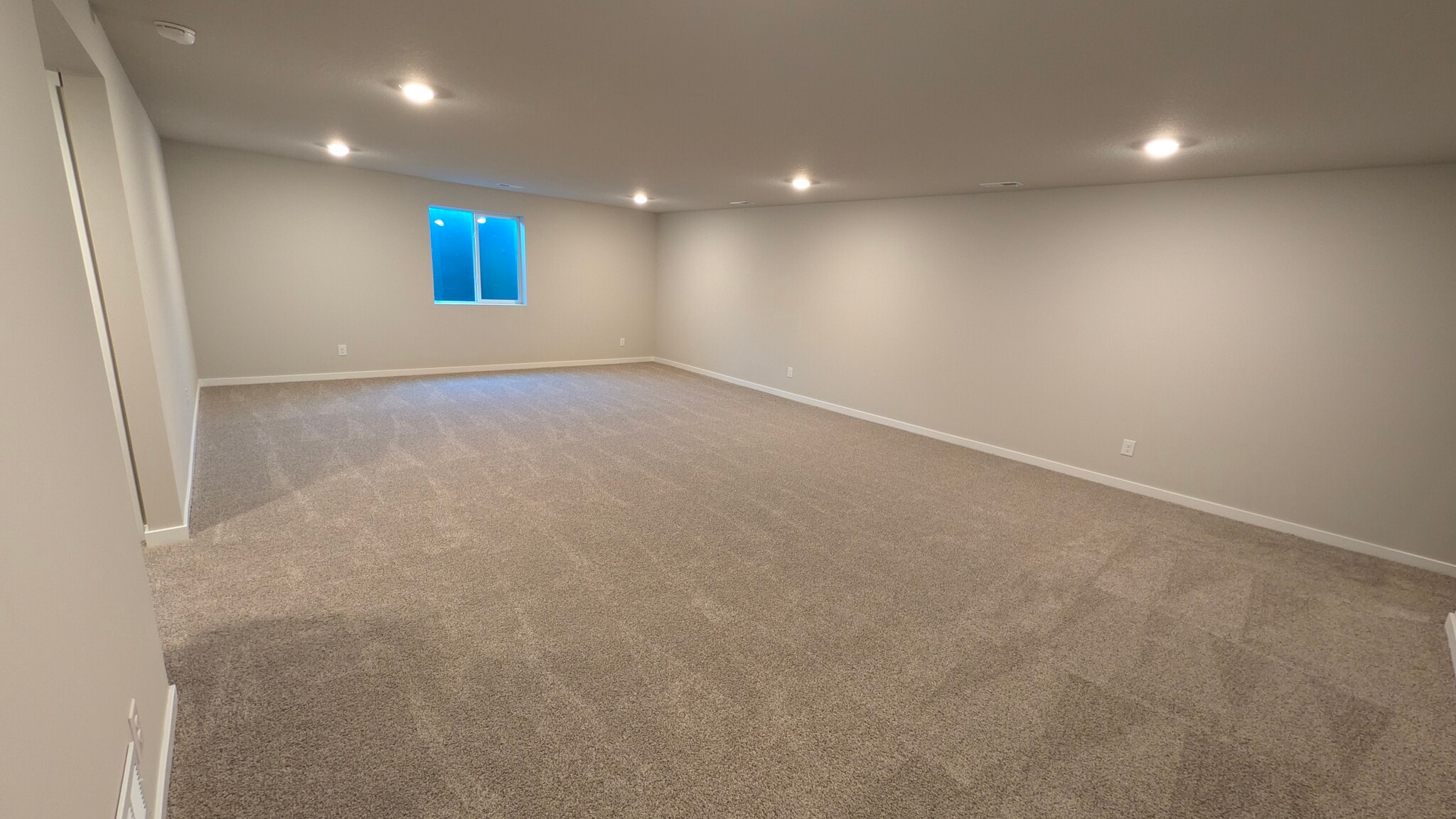 Building Photo - 449 Meadows Ct