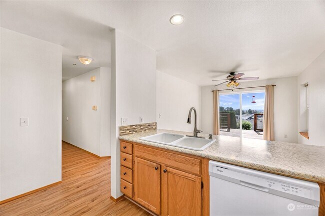 Building Photo - Beautiful 4 Bedroom Home in Ferndale!