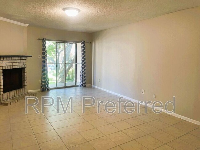 Building Photo - 2800 Jeanetta St