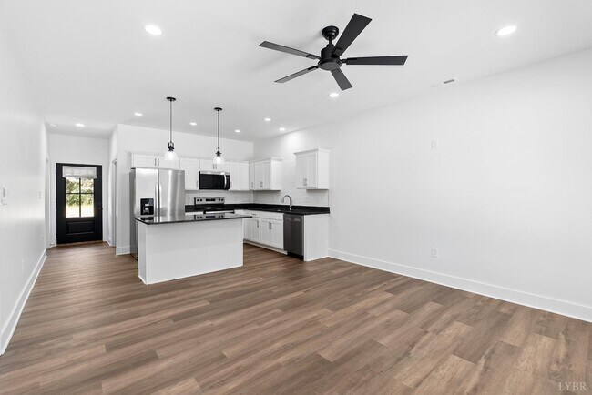 Building Photo - 45 Savage Dr
