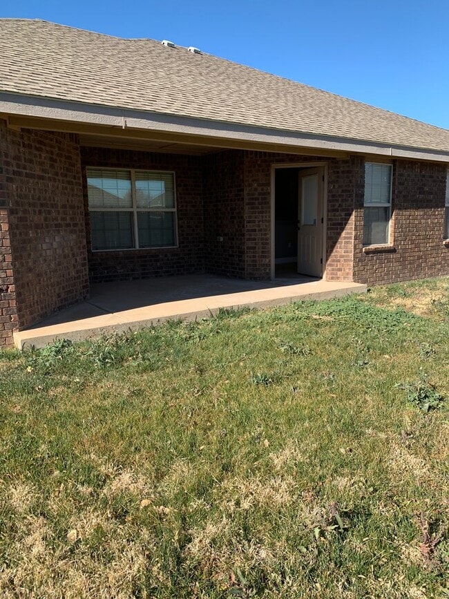 Building Photo - 2225 Jadyn Ln