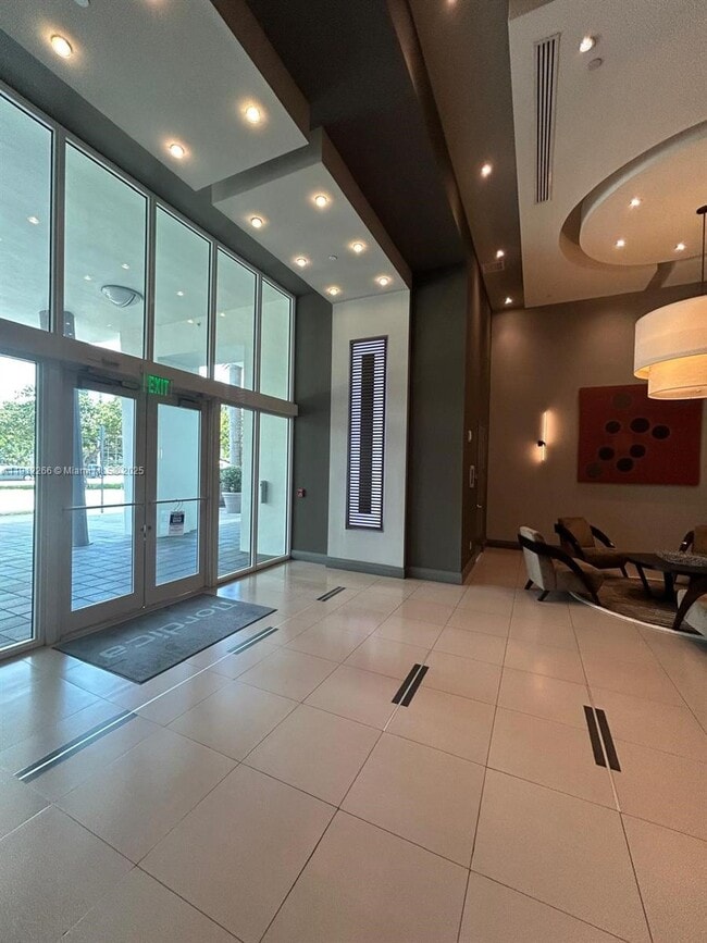 Building Photo - 2525 SW 3rd Ave