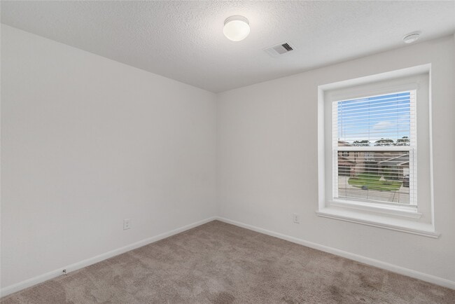 Building Photo - 647 Ash Mill Dr