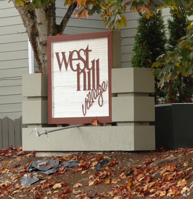 Building Photo - West Hills Village