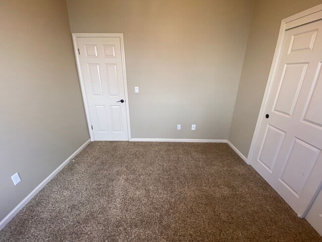 Building Photo - 4 bedroom in Paso Robles