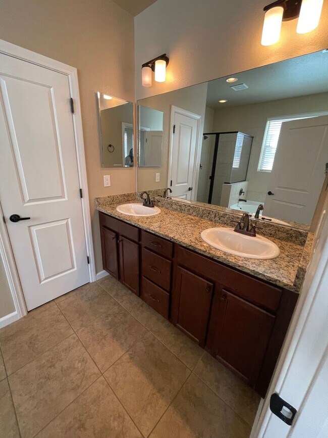 Building Photo - Kiley Ranch 3 bedroom 2 bath- Available NOW
