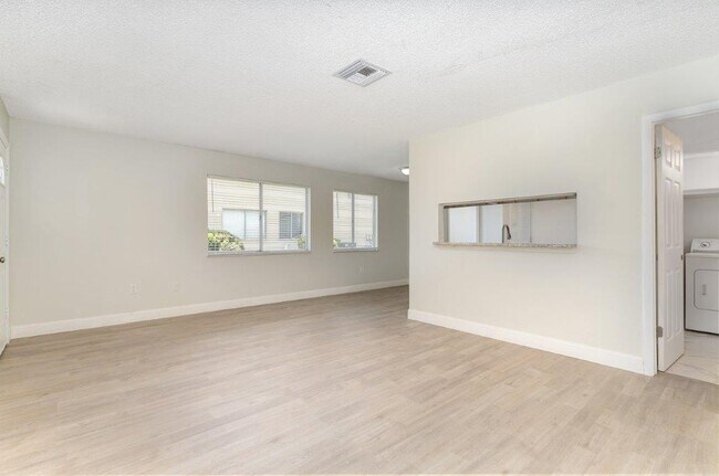 Building Photo - 4112 Yellow Pine Ln