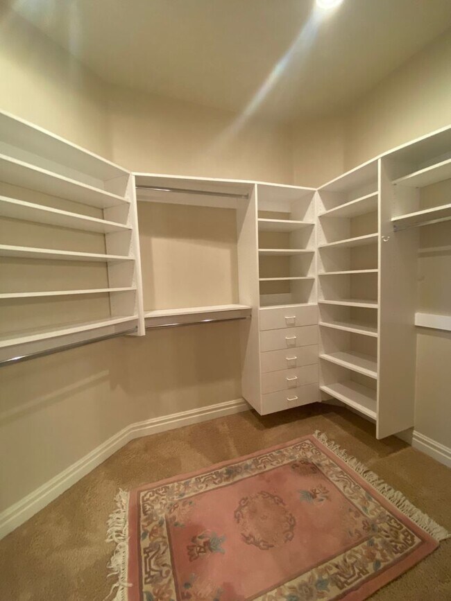 Building Photo - Unfurnished Home in Sunbrook!