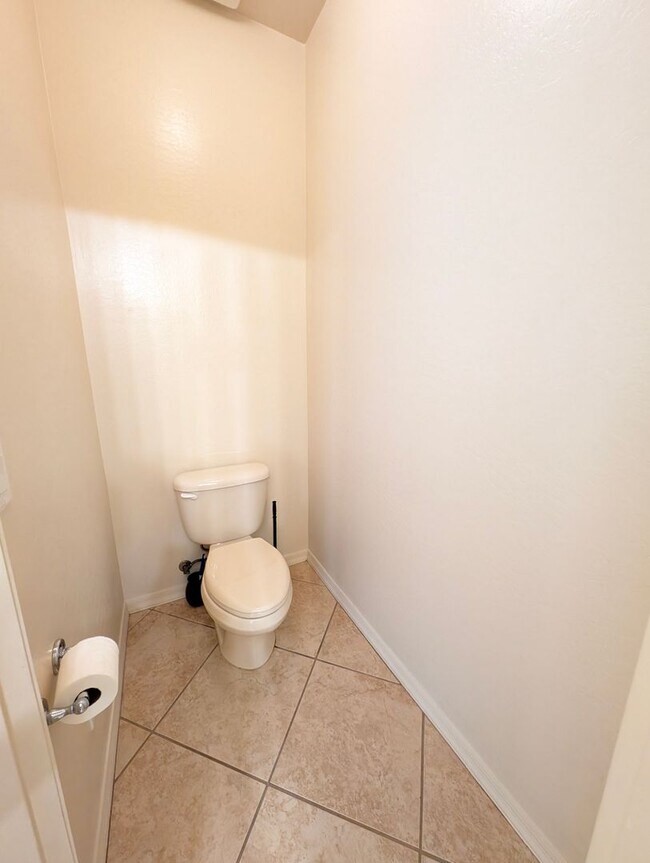 Building Photo - AVAILABLE NOW IN GREAT CHANDLER LOCATION!!!