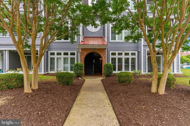Building Photo - 1134 Lake Heron Dr