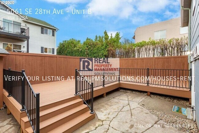 Building Photo - 5061 SE 28th Ave