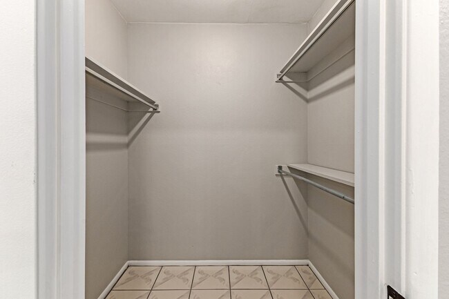 Building Photo - Updated condo in Sun City!