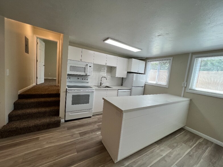 Building Photo - 1362 E 3900 S